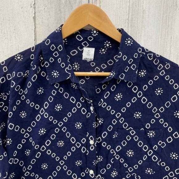 ABOUND Button Front Shirt Womens Medium Blue White Geometric Print Cotton - Picture 2 of 8